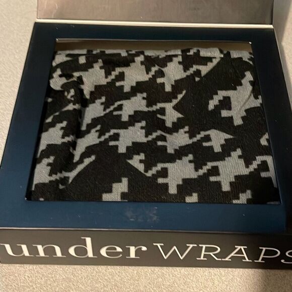 2 Chic Womens Infinity Scarf‎ One Size Geo Print Hidden Zipped Pocket New - Picture 3 of 3